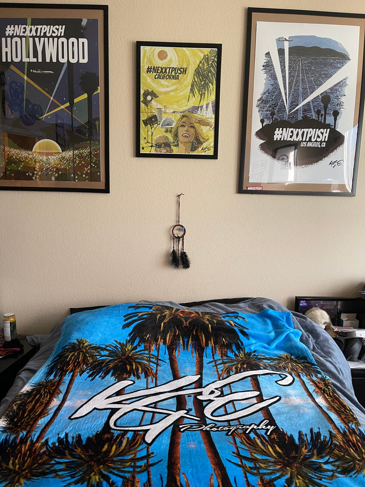 High Detailed Print Throw Blanket