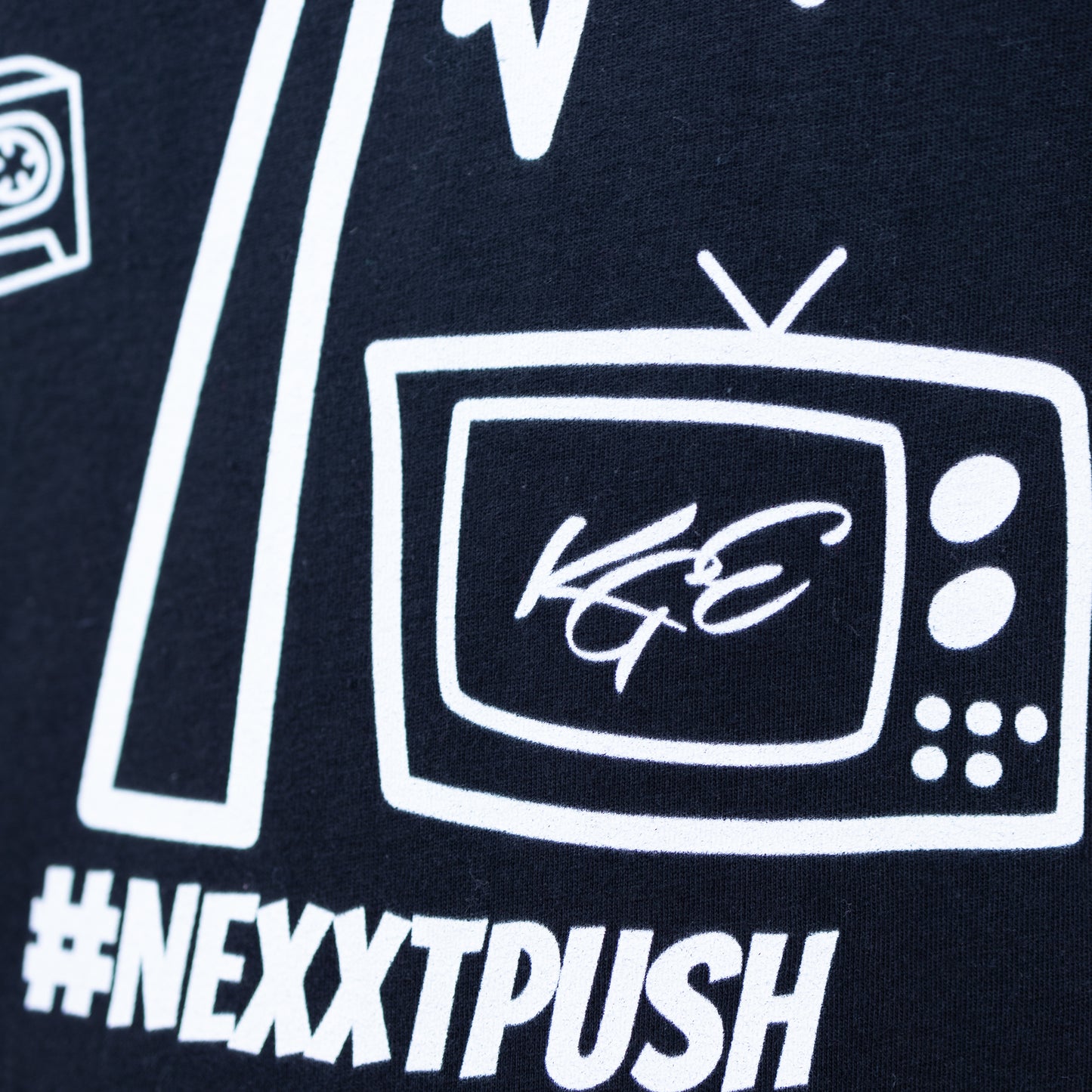 #Nexxtpush - 80's | Soft-Fit Long Sleeve Tee